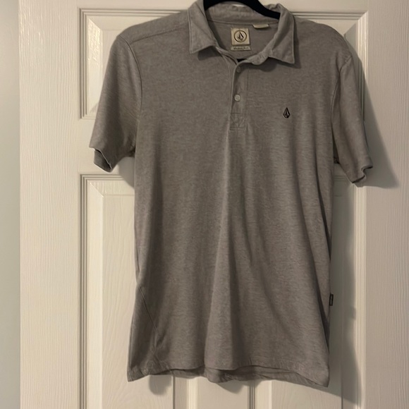 Volcom Other - Gray Volcom polo!